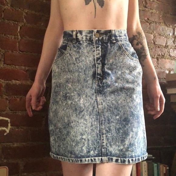 Vintage Guess Skirt - Picture 2 of 4